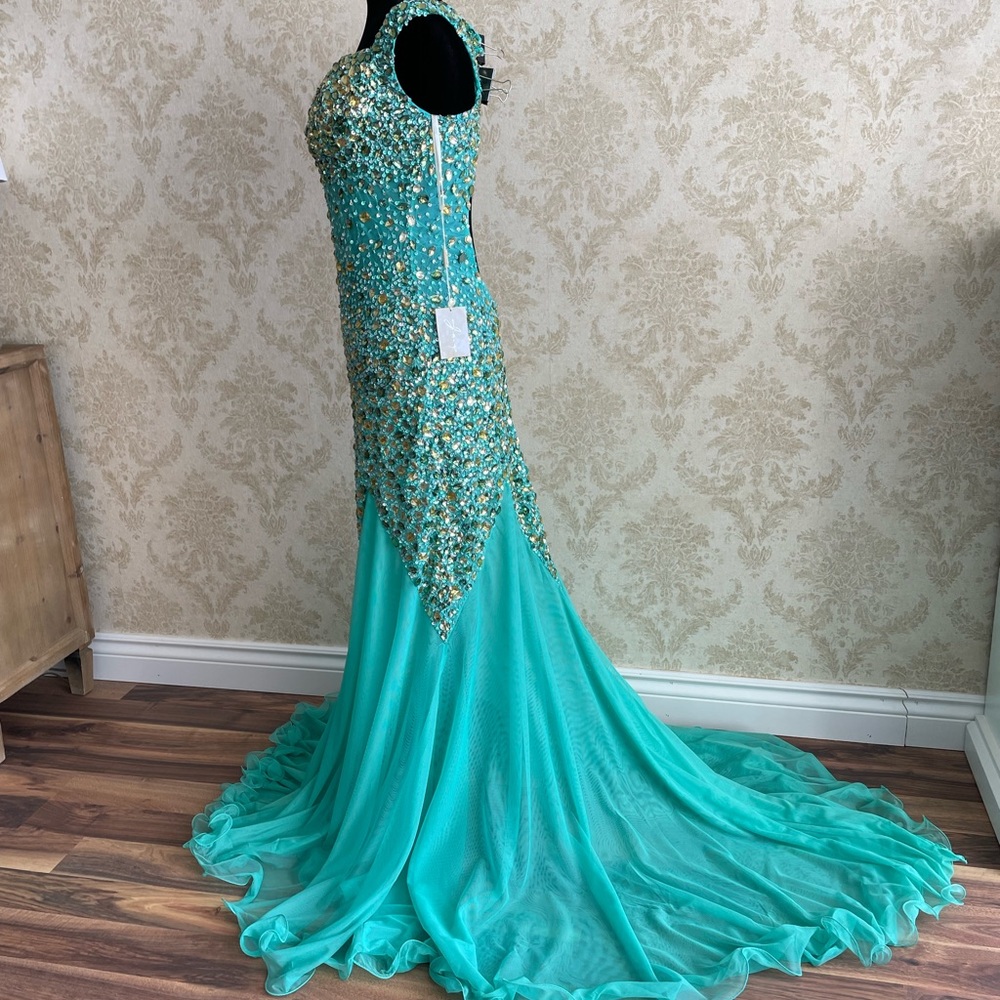 BNWT Jasz Couture gown - Picture 4 of 11